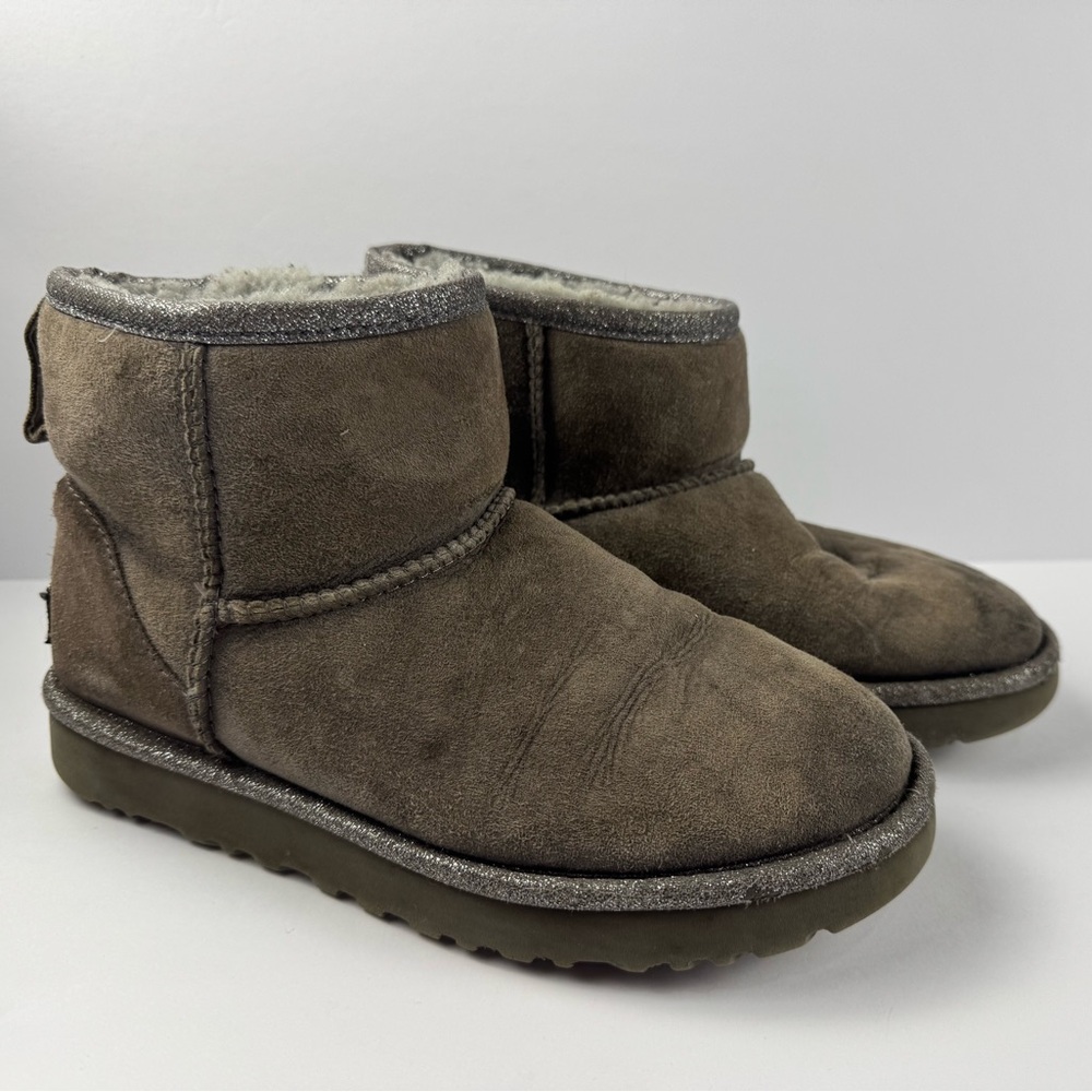 UGG Classic Mini ll with glitter along top/sole size 6 color is chestnut/grey